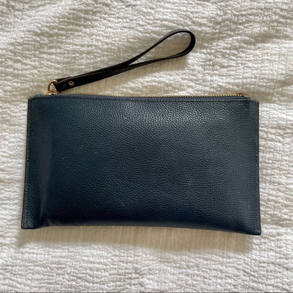 Michael Kors wristlet - Picture 2 of 3